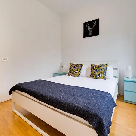 Amazing & Spacious 3 Bed Flat In Piramide