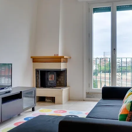 Amazing & Spacious 3 Bed Flat In Piramide * Рим