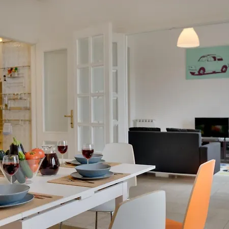 Апартаменты Amazing & Spacious 3 Bed Flat In Piramide *