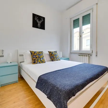Апартаменты Amazing & Spacious 3 Bed Flat In Piramide