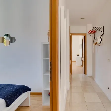 Amazing & Spacious 3 Bed Flat In Piramide *