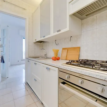 Amazing & Spacious 3 Bed Flat In Piramide *