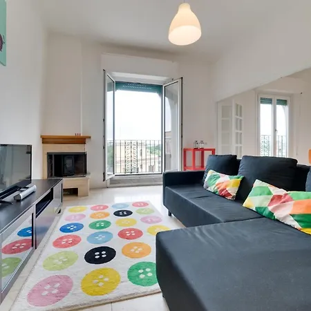 Amazing & Spacious 3 Bed Flat In Piramide Апартаменты