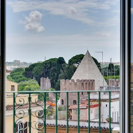 Amazing & Spacious 3 Bed Flat In Piramide Апартаменты